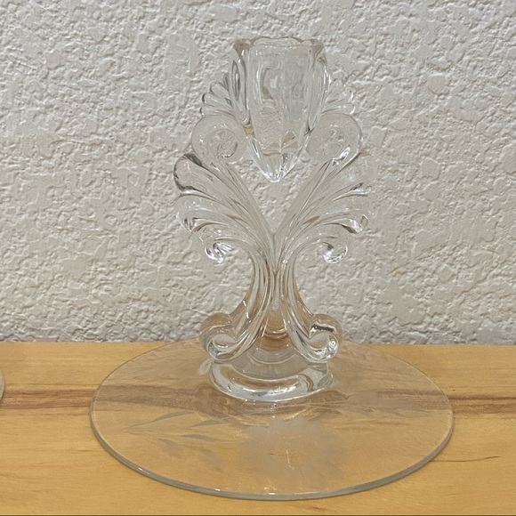 Pair of Vintage New Martinsville Janice Hughe’s Cornflower Cut Candle Holders - Picture 6 of 10